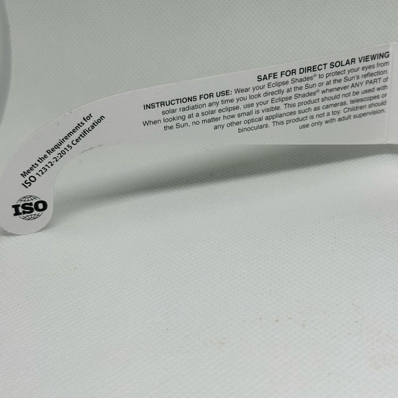 4 pack solar filter eclipse viewing glasses. - Picture 5 of 6